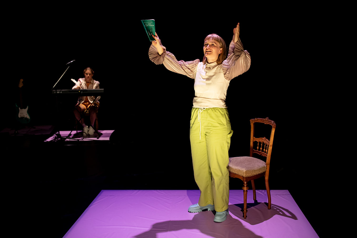 Blond & Cynisch Sturm Und Drang Theater Walhalla